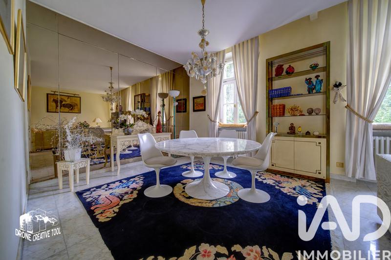 Maison - 464 m² - 12 pièces