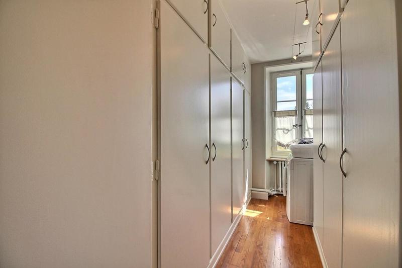 Maison - 313 m² - 10 pièces