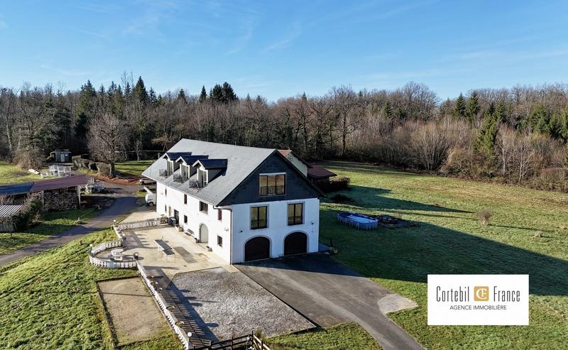 Maison - 512 m² - 11 pièces