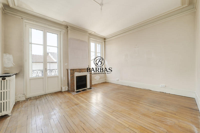 Maison - 220 m² - 12 pièces