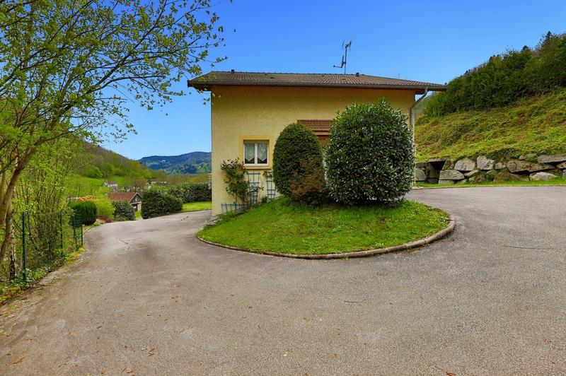 Maison - 211 m² - 7 pièces