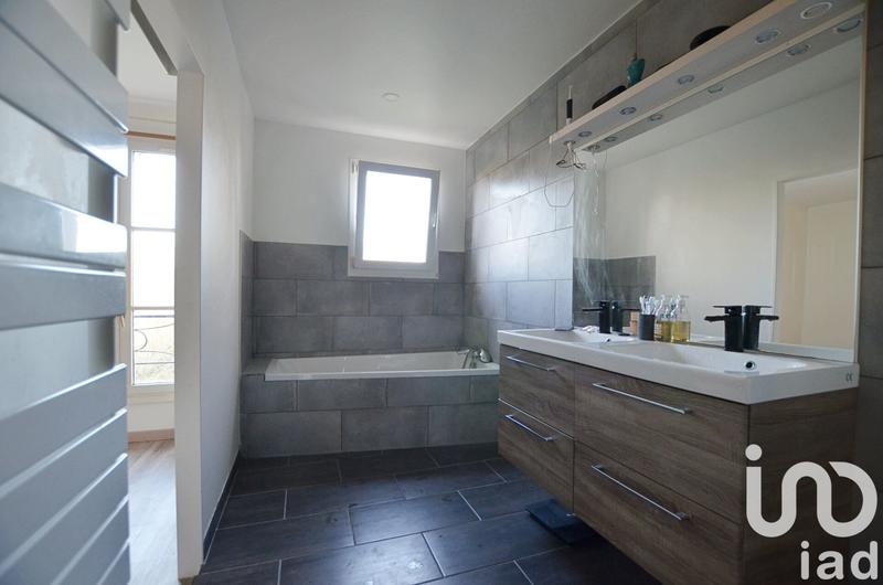 Maison - 174 m² - 7 pièces