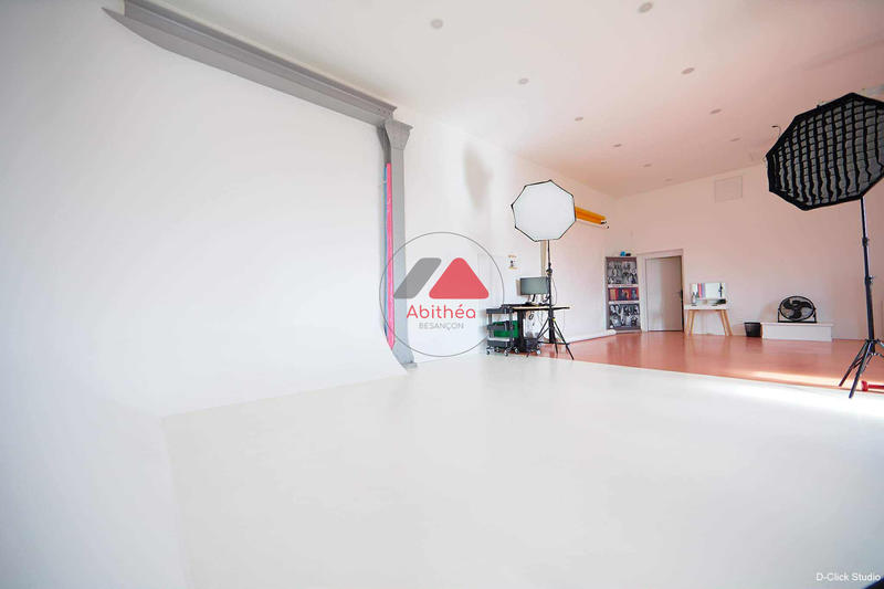 Local commercial - 212 m² - 6 pièces