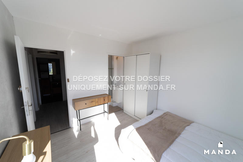 Chambre - 9 m² - 5 pièces