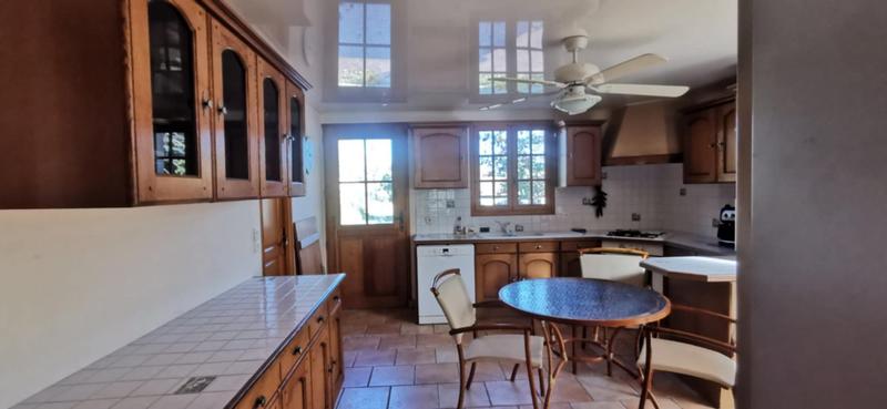 Maison - 167 m² - 9 pièces