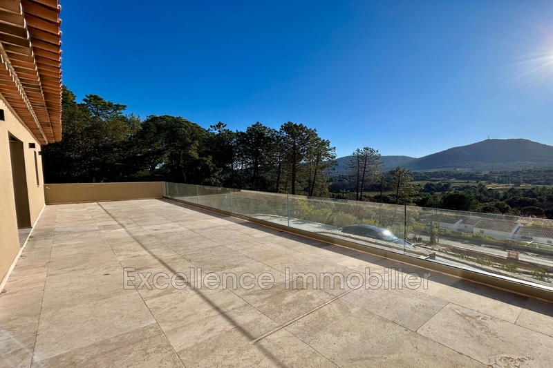 Propriété - 235 m² - 6 pièces