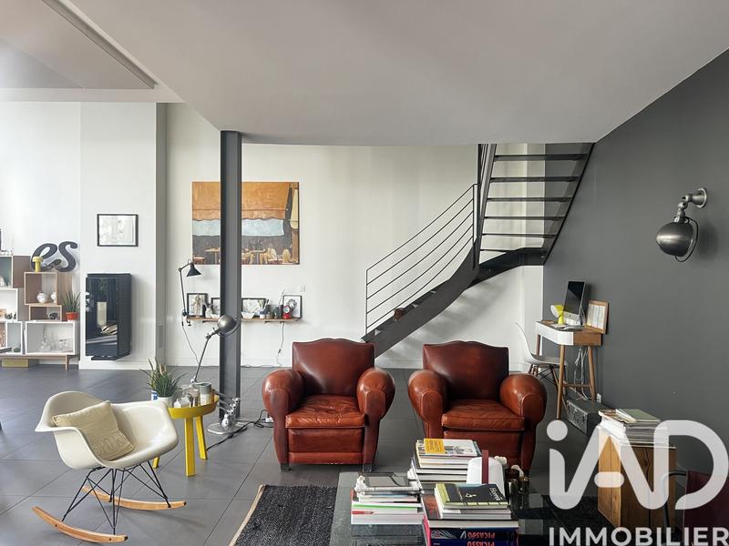 Maison - 225 m² - 7 pièces