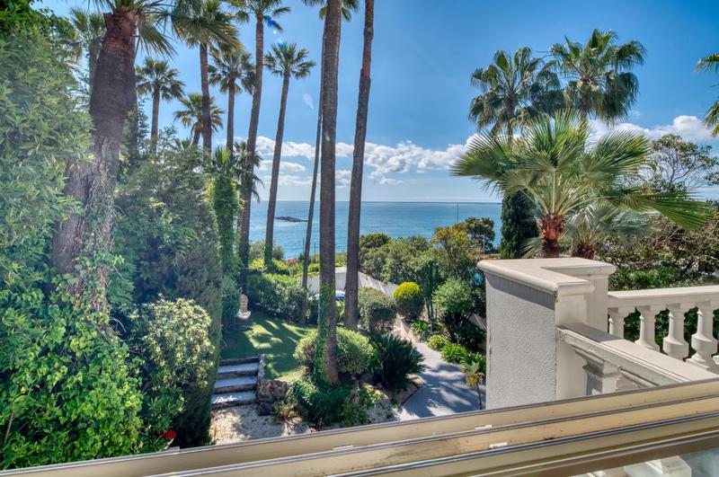 Villa - 221 m² - 7 pièces