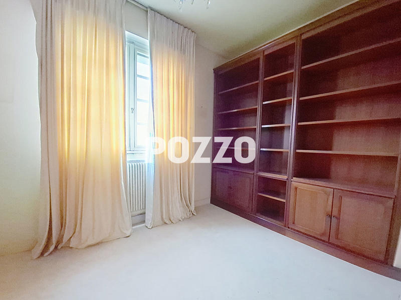 Maison - 180 m² - 8 pièces