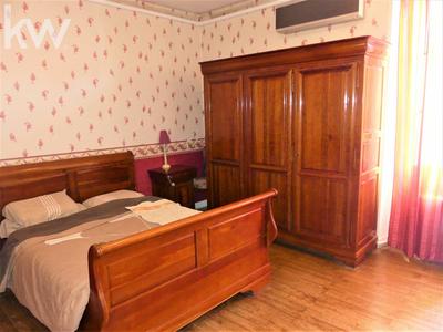 Maison - 237 m² - 9 pièces