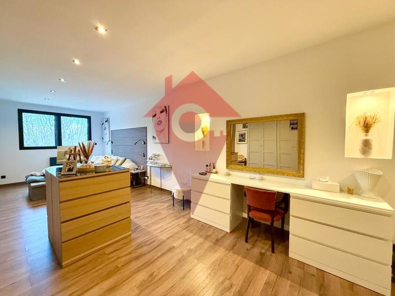 Maison d'architecte - 400 m² - 8 pièces