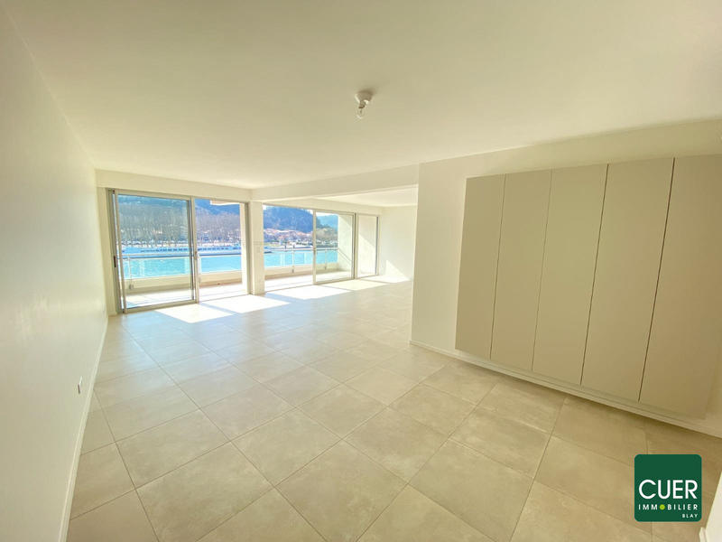 Appartement - 171 m² - 6 pièces