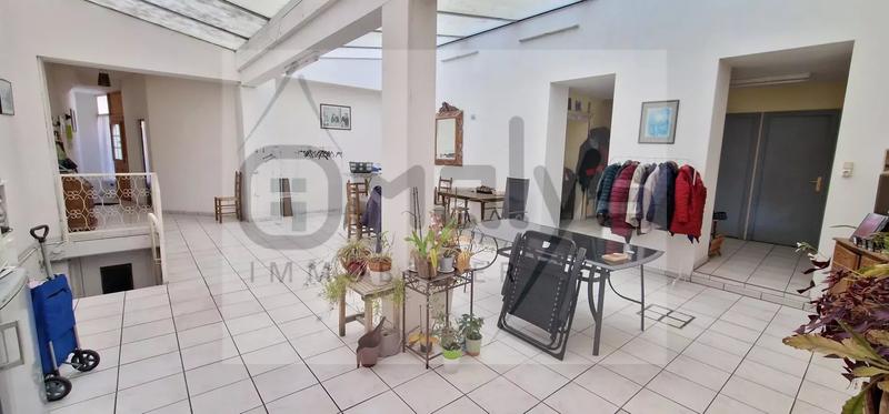 Maison - 317 m² - 8 pièces