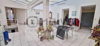 Maison - 317 m² - 8 pièces