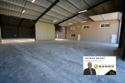 Local d'activités - 1 623 m²