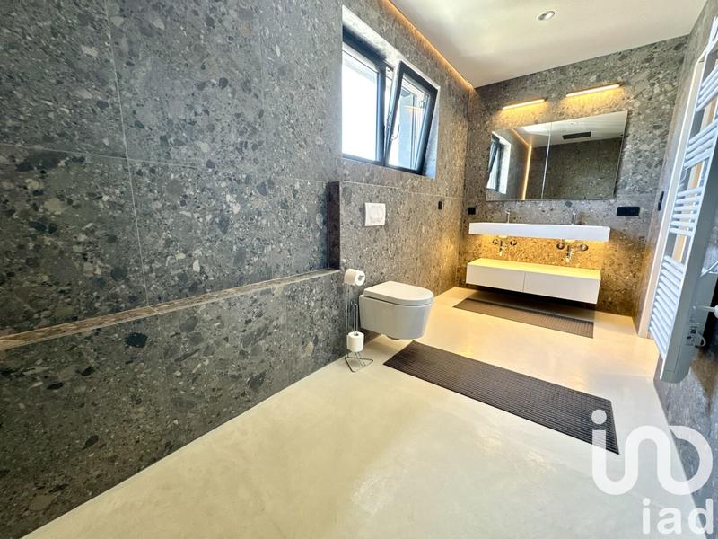 Maison - 192 m² - 6 pièces