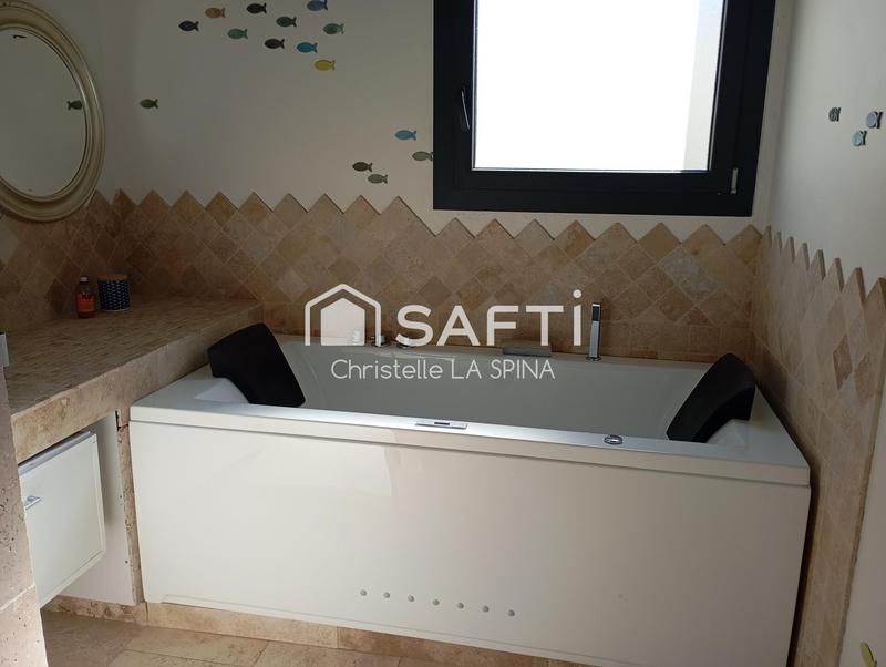 Maison - 360 m² - 7 pièces