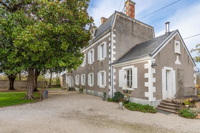 Maison - 280 m² - 8 pièces