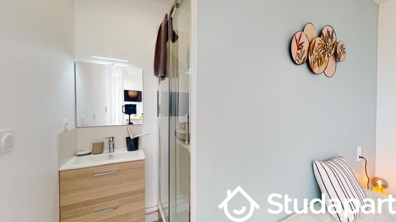 Chambre - 13 m² - 1 pièce