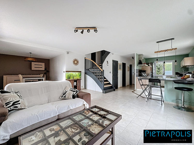 Maison - 123 m² - 6 pièces