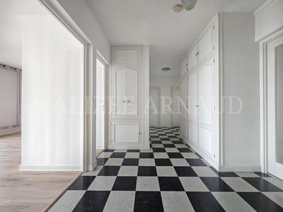 Appartement - 85 m² - 4 pièces