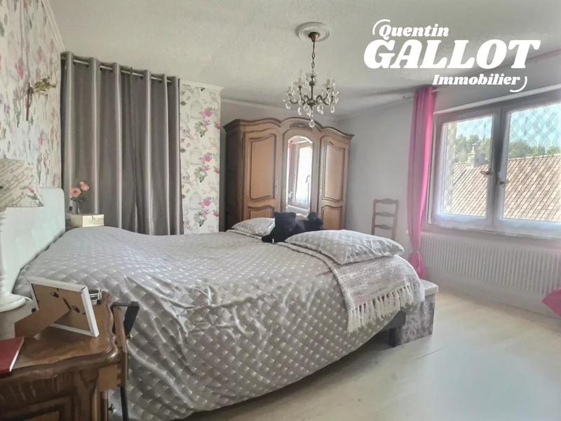 Maison - 99 m² - 5 pièces