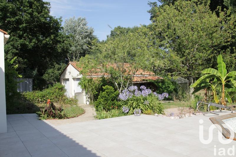 Maison - 220 m² - 8 pièces