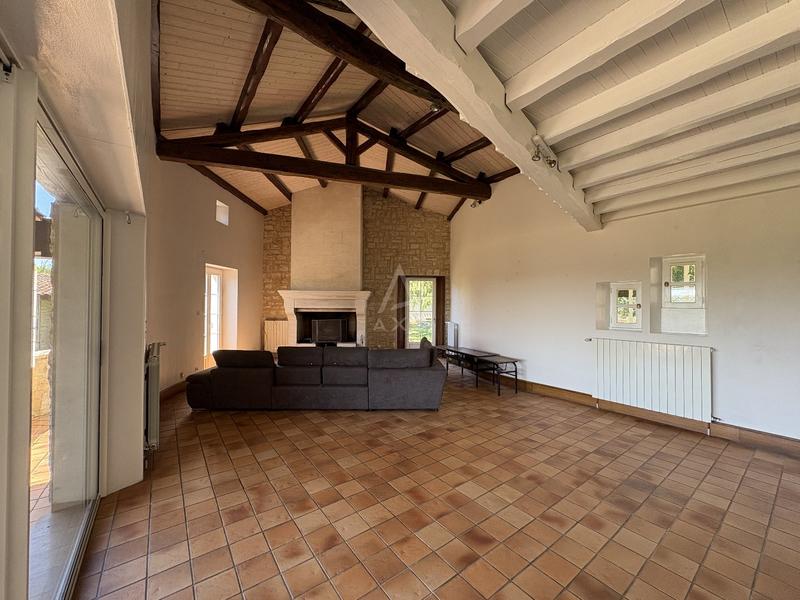 Maison - 197 m² - 7 pièces