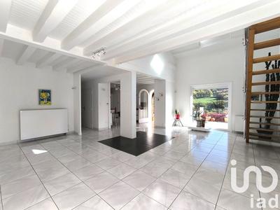 Maison - 220 m² - 7 pièces