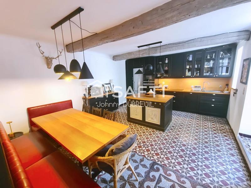 Maison de maîtres - 300 m² - 8 pièces