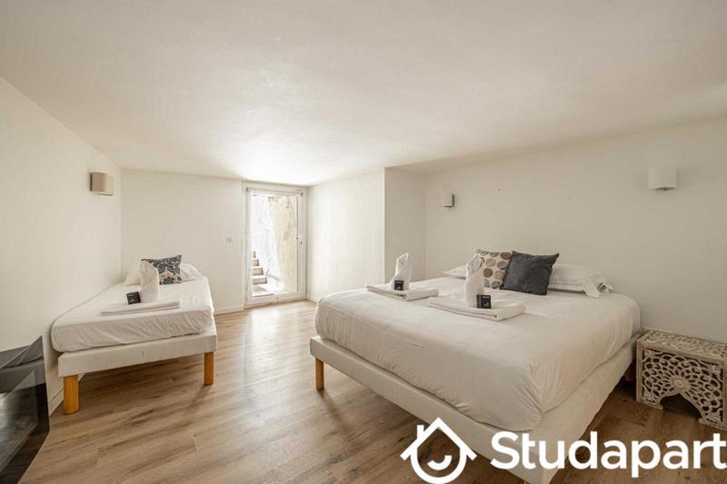 Appartement - 260 m² - 6 pièces