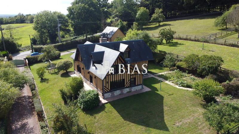 Maison traditionnelle - 150 m² - 6 pièces