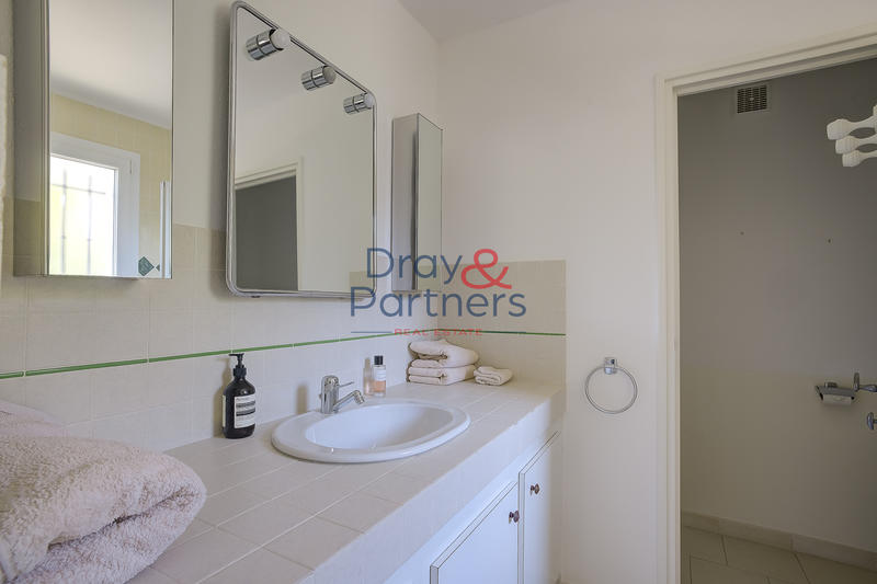 Villa - 220 m² - 6 pièces