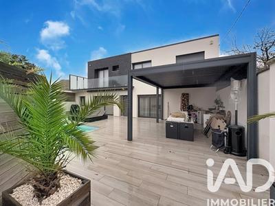 Maison - 187 m² - 6 pièces