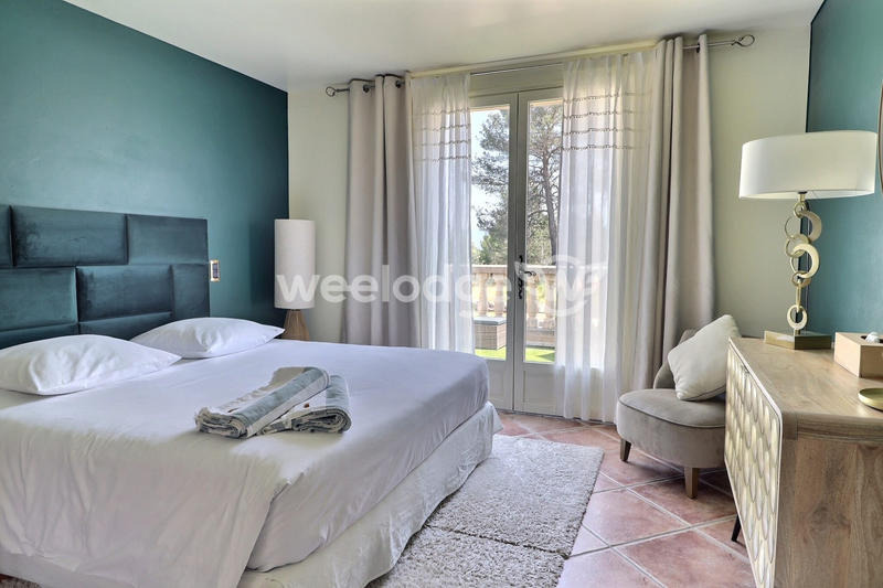 Bastide - 334 m² - 9 pièces