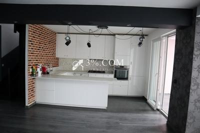 Maison - 137 m² - 6 pièces