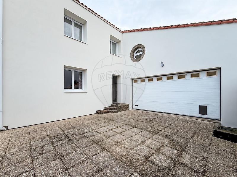 Maison - 140 m² - 5 pièces