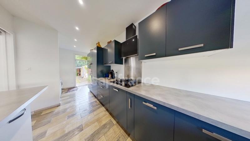 Maison - 93 m² - 6 pièces