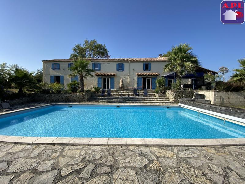 Maison - 195 m² - 7 pièces