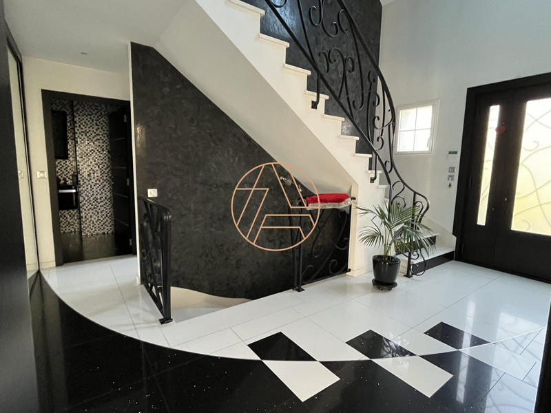 Maison - 147 m² - 7 pièces