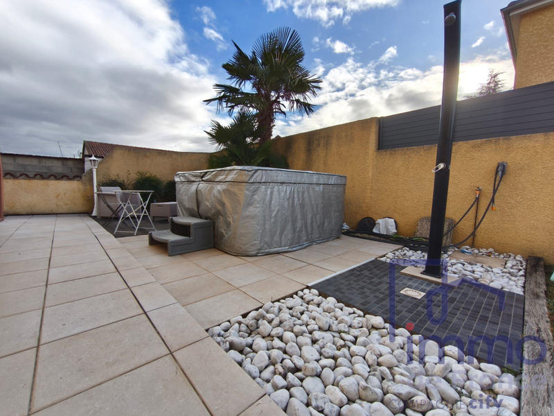 Maison - 104 m² - 5 pièces