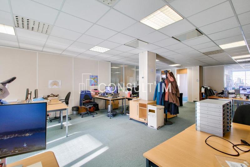 Bureau - 411 m²