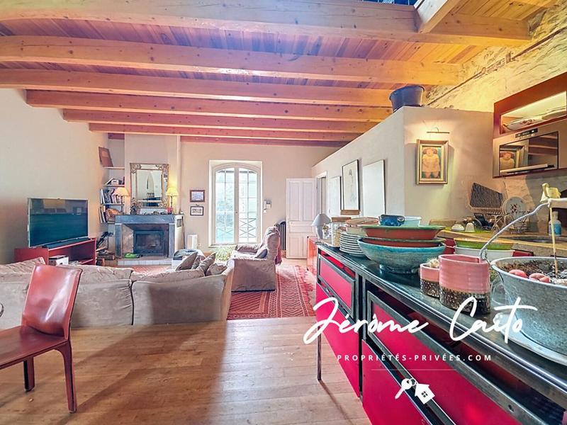 Immeuble - 1 358 m² - 20 pièces