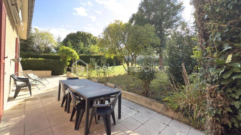 Pavillon - 90 m² - 6 pièces