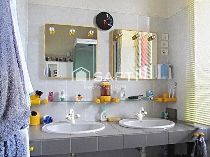 Maison - 205 m² - 7 pièces