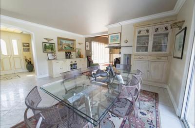 Maison - 240 m² - 7 pièces