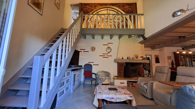 Propriété - 186 m² - 6 pièces