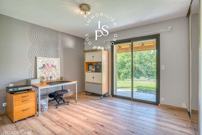 Maison - 242 m² - 9 pièces