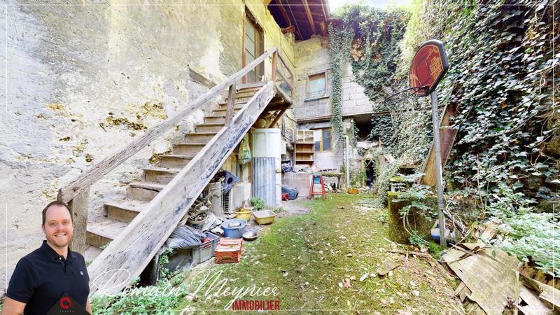 Maison - 210 m² - 7 pièces