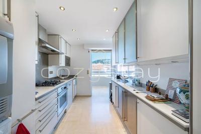 Appartement - 180 m² - 6 pièces